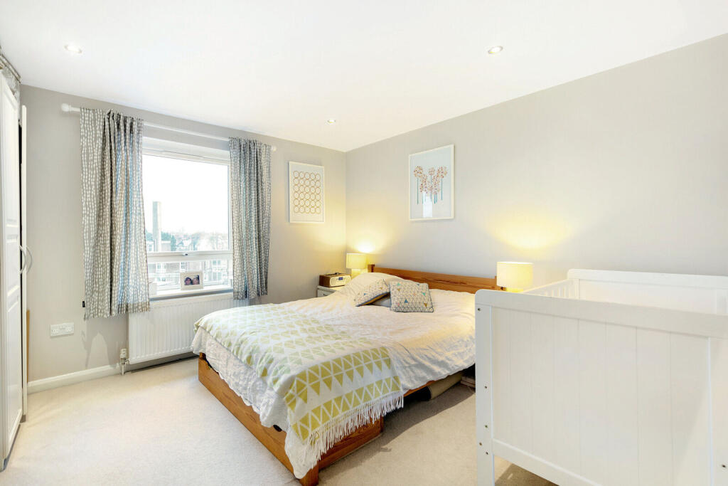 3 bed Detached for rent in Clapham. From Foxtons - Balham