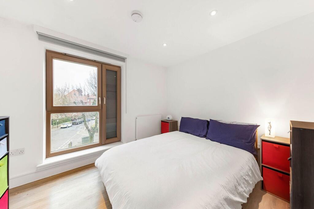 1 bed 1st Floor Flat for rent in London. From Foxtons - Balham 1 bed 1st Floor Flat for rent in London. From Foxtons - Balham