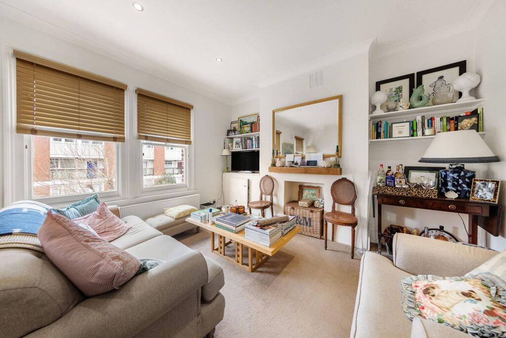 1 bed 1st Floor Flat for rent in London. From Foxtons - Battersea