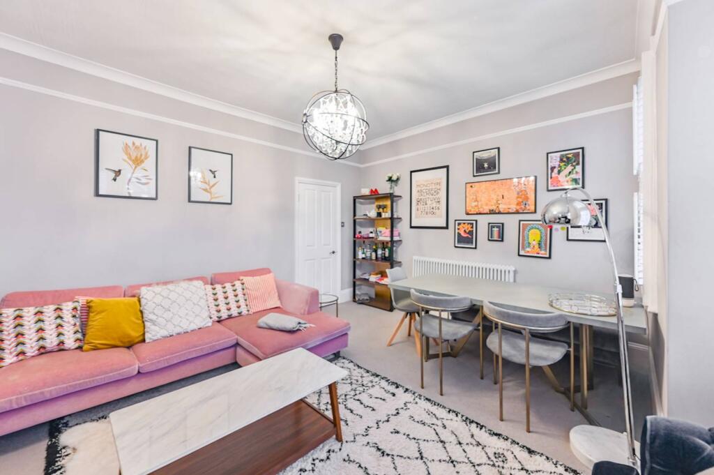 3 bed 1st Floor Flat for rent in Wandsworth. From Foxtons - Battersea
