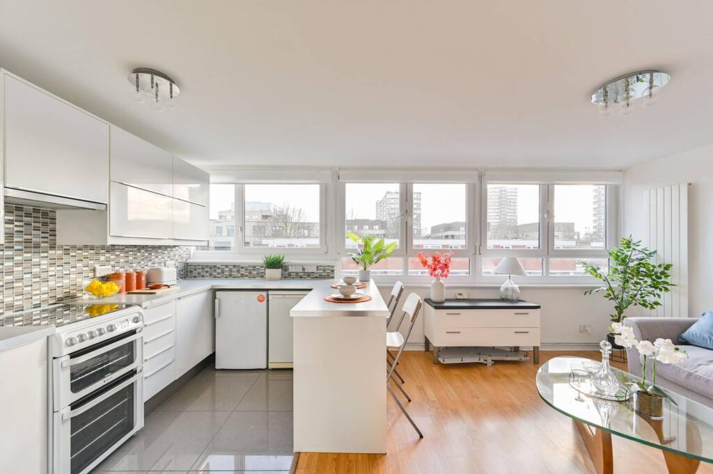 1 bed 1st Floor Flat for rent in London. From Foxtons - Battersea