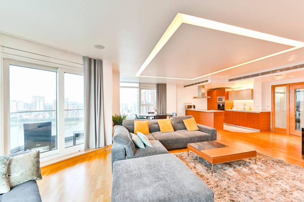 2 bed 1st Floor Flat for rent in London. From Foxtons - Battersea