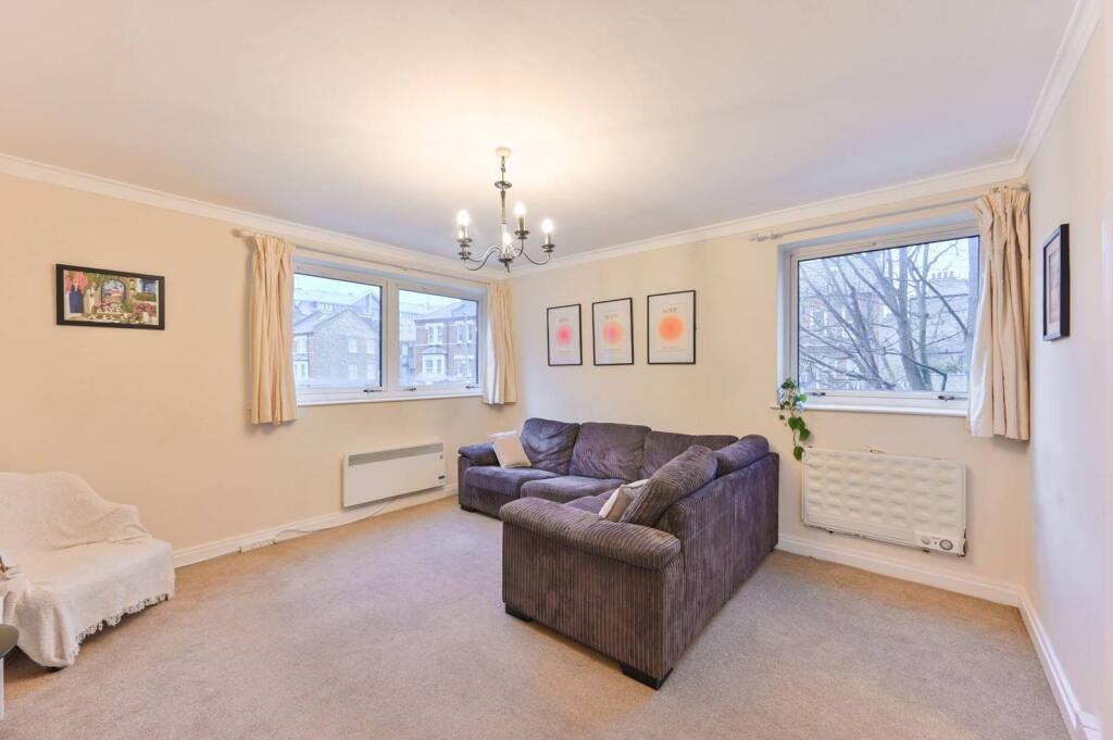 2 bed 1st Floor Flat for rent in London. From Foxtons - Battersea