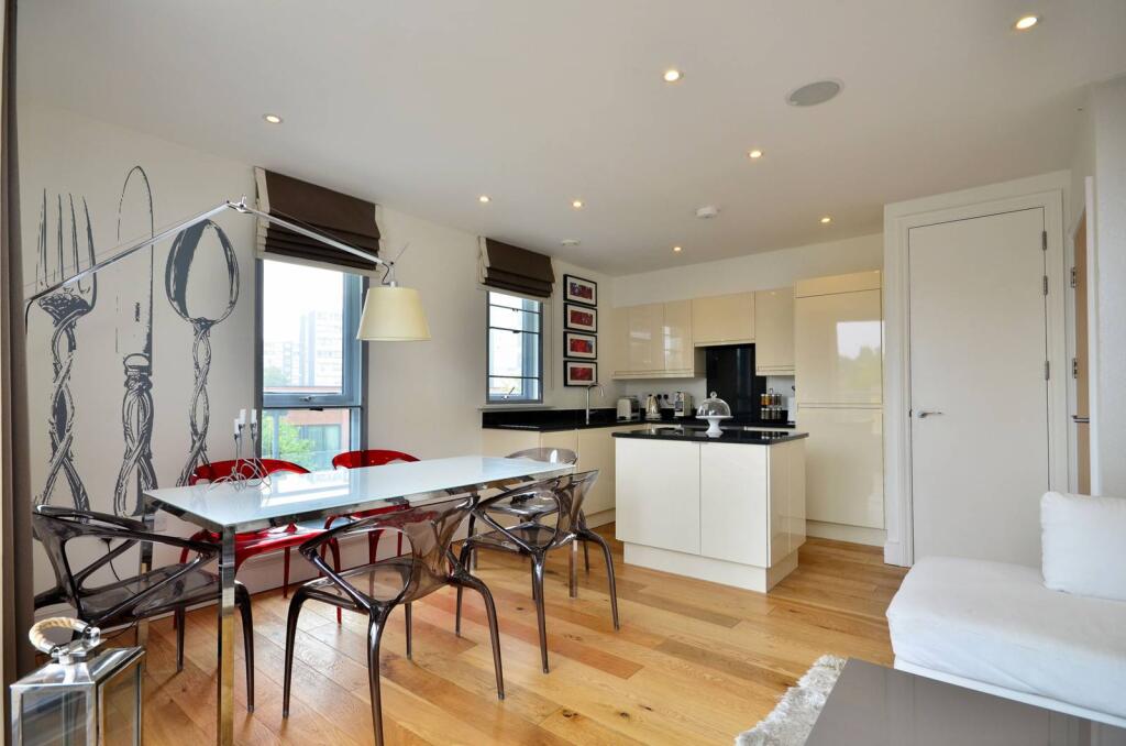 1 bed 1st Floor Flat for rent in London. From Foxtons - Battersea