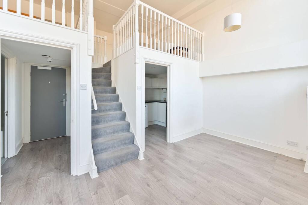 1 bed 1st Floor Flat for rent in London. From Foxtons - Battersea