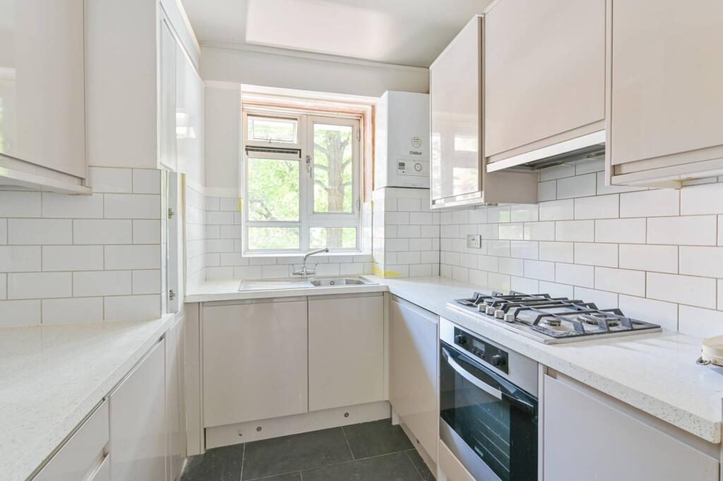 1 bed 1st Floor Flat for rent in London. From Foxtons - Battersea