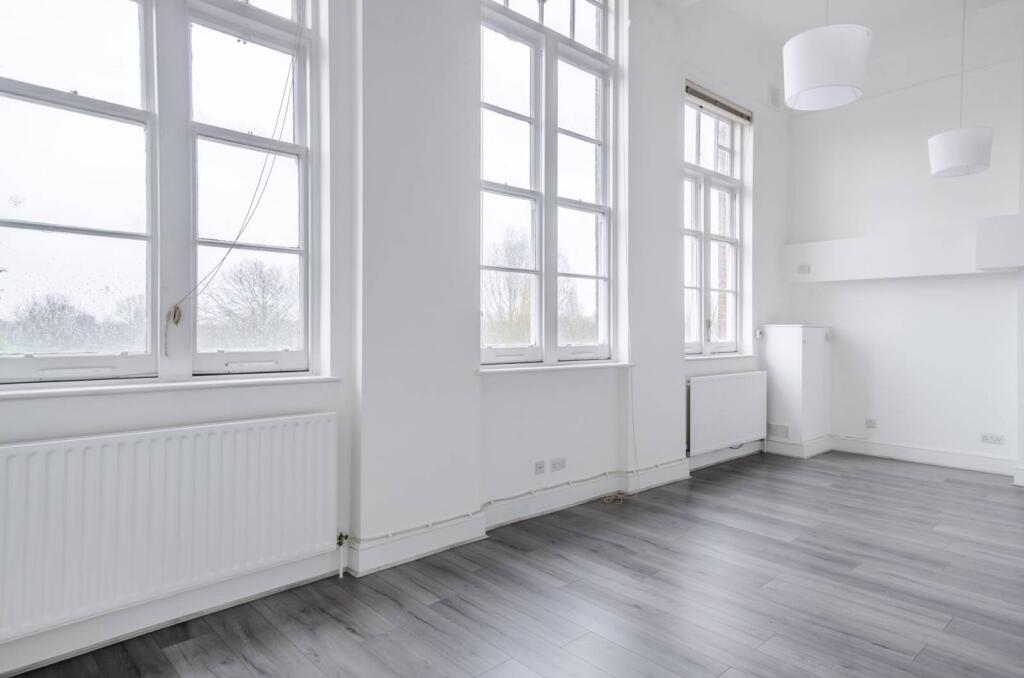 1 bed 1st Floor Flat for rent in London. From Foxtons - Battersea