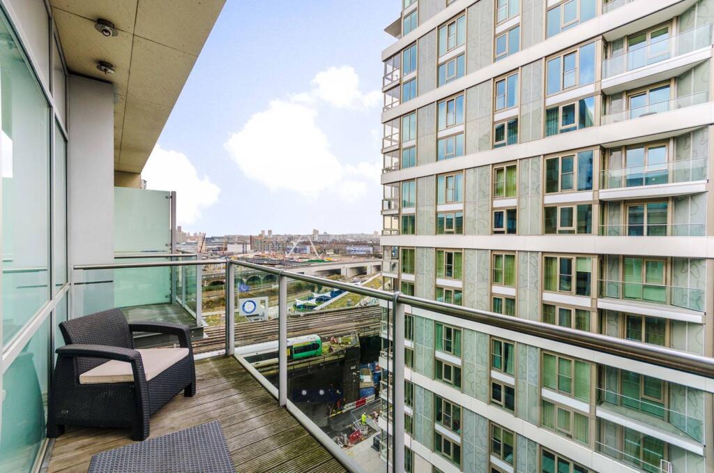 1 bed 1st Floor Flat for rent in London. From Foxtons - Battersea