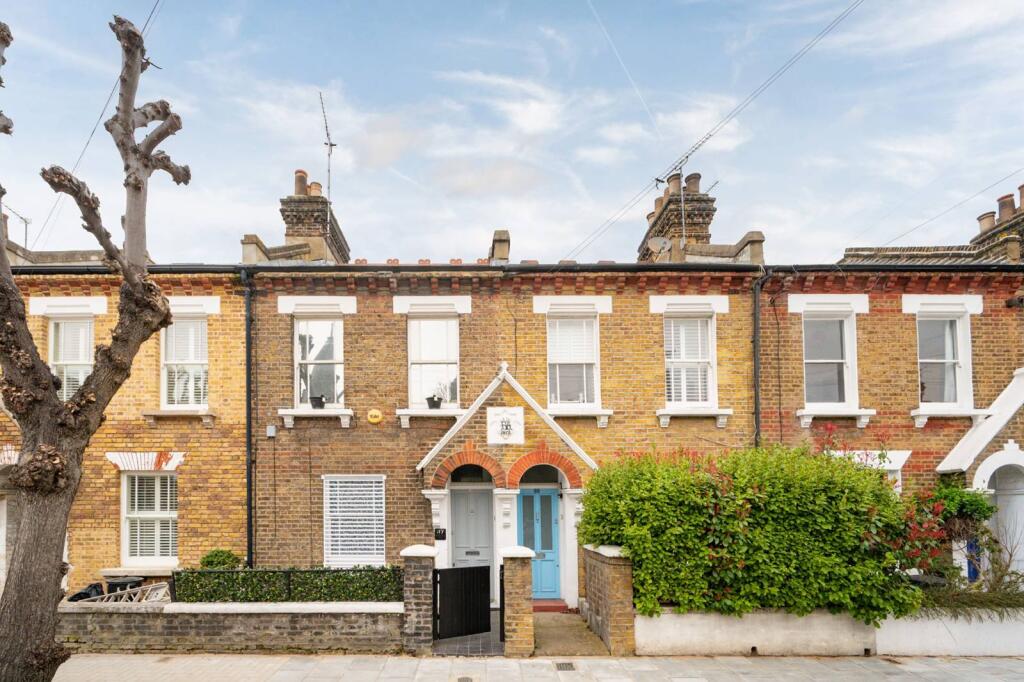 2 bed Detached for rent in London. From Foxtons - Battersea