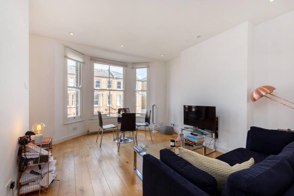 1 bed 1st Floor Flat for rent in London. From Foxtons - Battersea