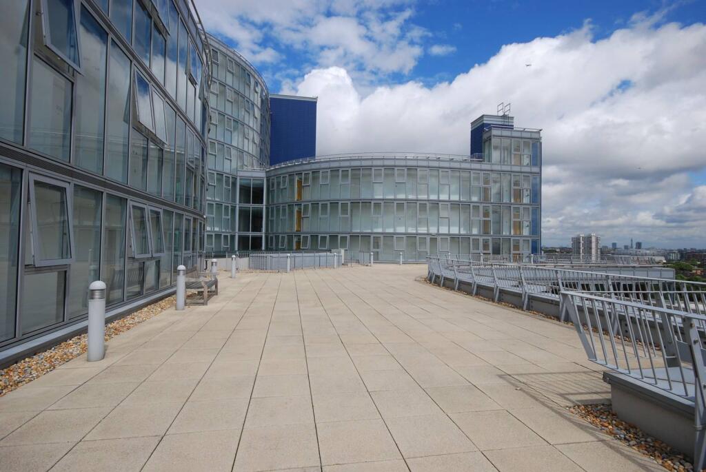 1 bed 1st Floor Flat for rent in London. From Foxtons - Battersea