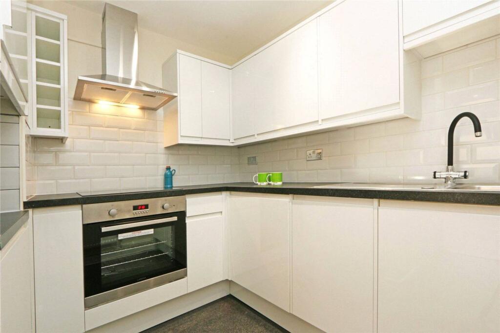 4 bed Detached for rent in London. From Foxtons - Battersea