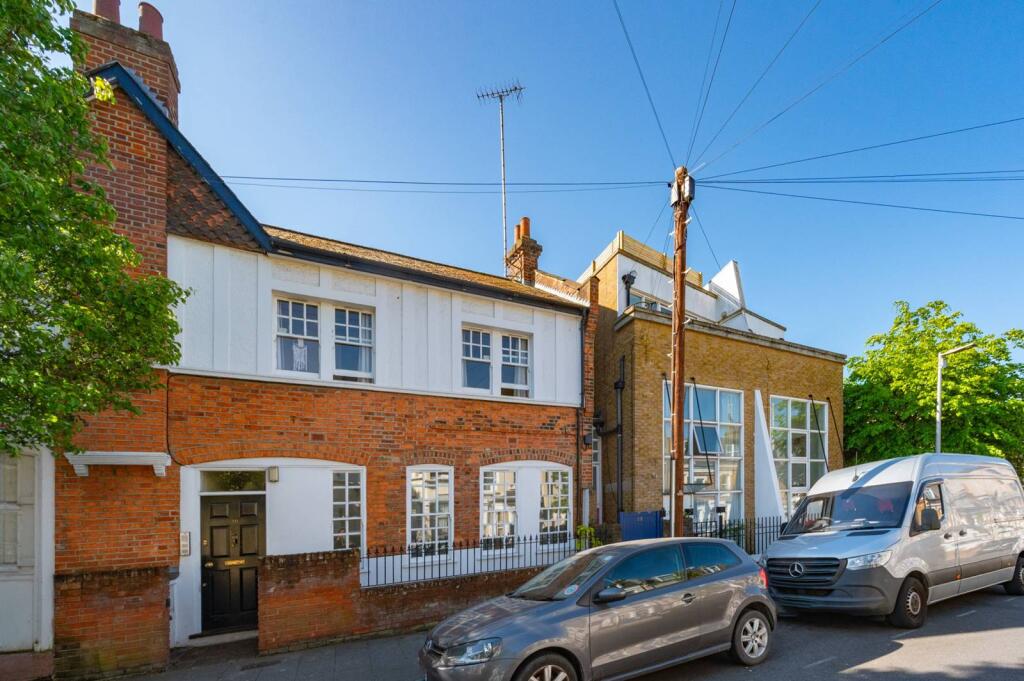 1 bed 1st Floor Flat for rent in Battersea. From Foxtons - Battersea