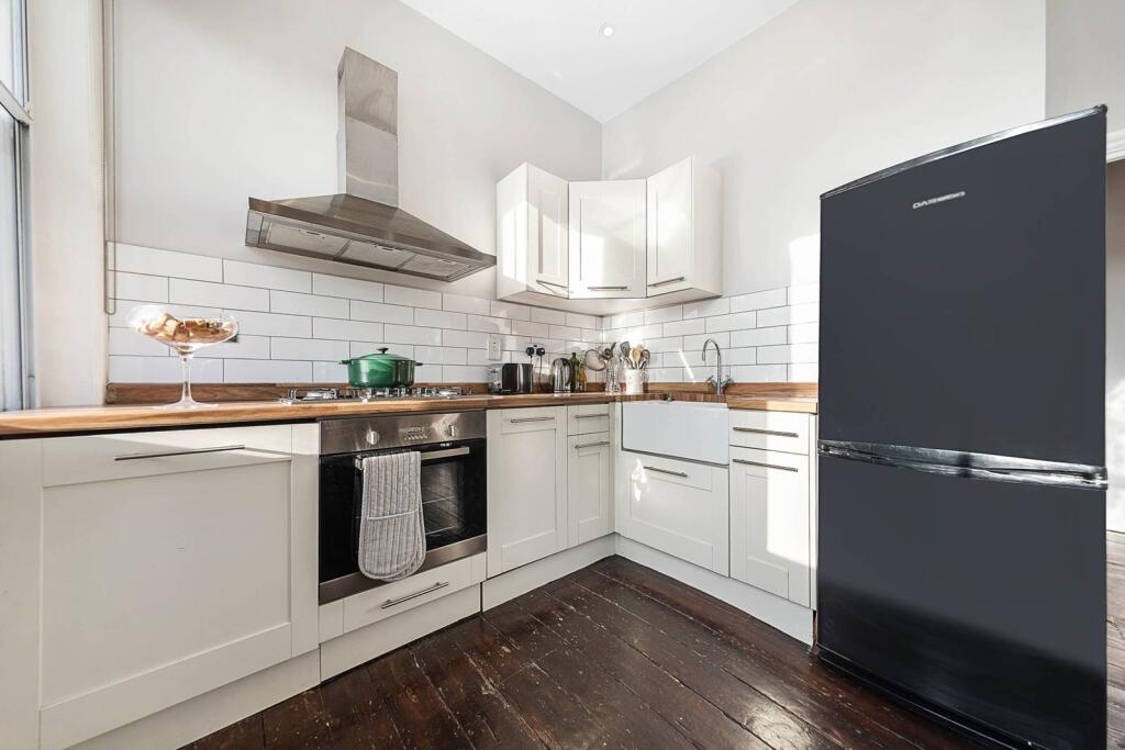 1 bed 1st Floor Flat for rent in Battersea. From Foxtons - Battersea