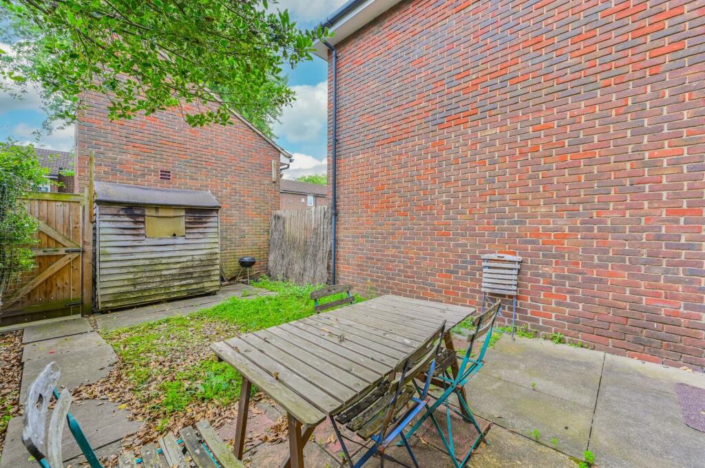 1 bed 1st Floor Flat for rent in Clapham. From Foxtons - Battersea
