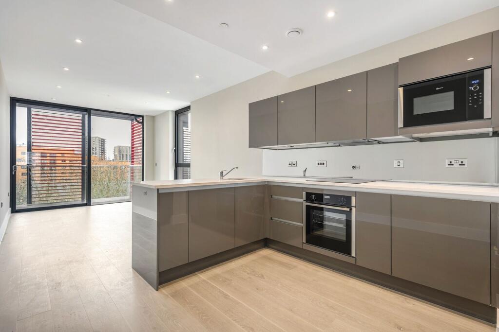 2 bed 1st Floor Flat for rent in Battersea. From Foxtons - Battersea 2 bed 1st Floor Flat for rent in Battersea. From Foxtons - Battersea
