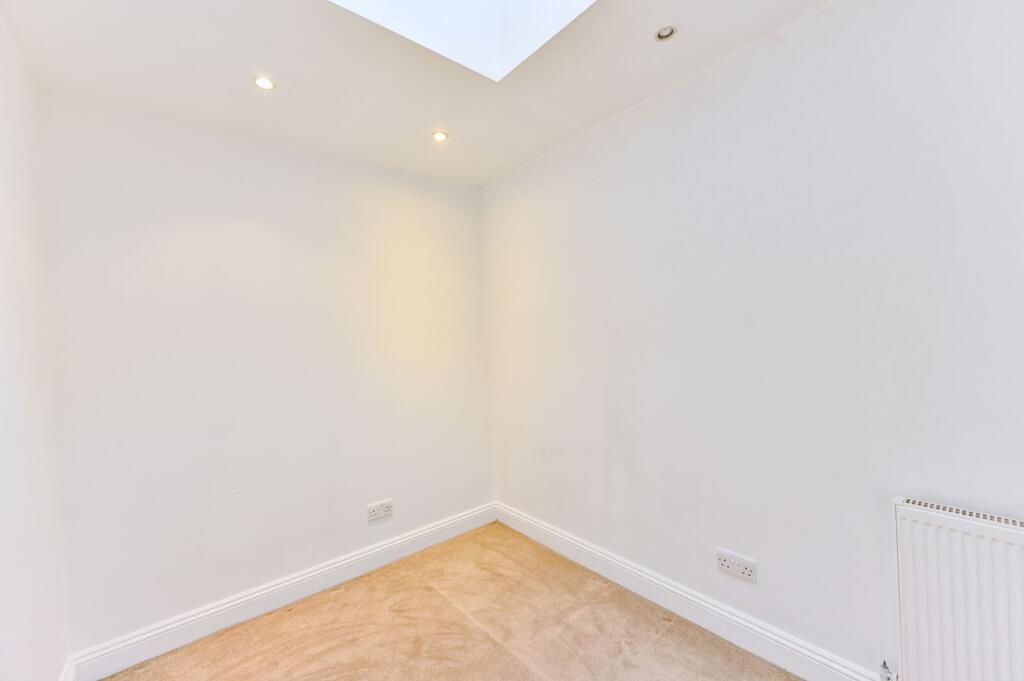 3 bed Mid Terraced House for rent in Battersea. From Foxtons - Battersea 3 bed Mid Terraced House for rent in Battersea. From Foxtons - Battersea