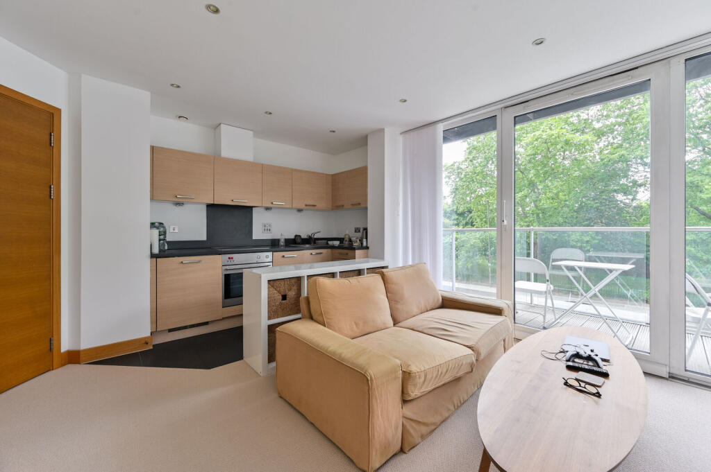 1 bed 1st Floor Flat for rent in Battersea. From Foxtons - Battersea