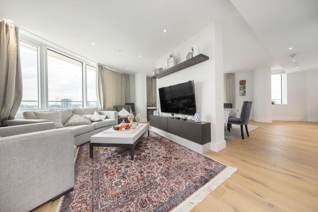 2 bed 1st Floor Flat for rent in London. From Foxtons - Battersea