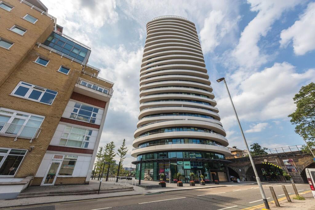 2 bed 1st Floor Flat for rent in London. From Foxtons - Battersea