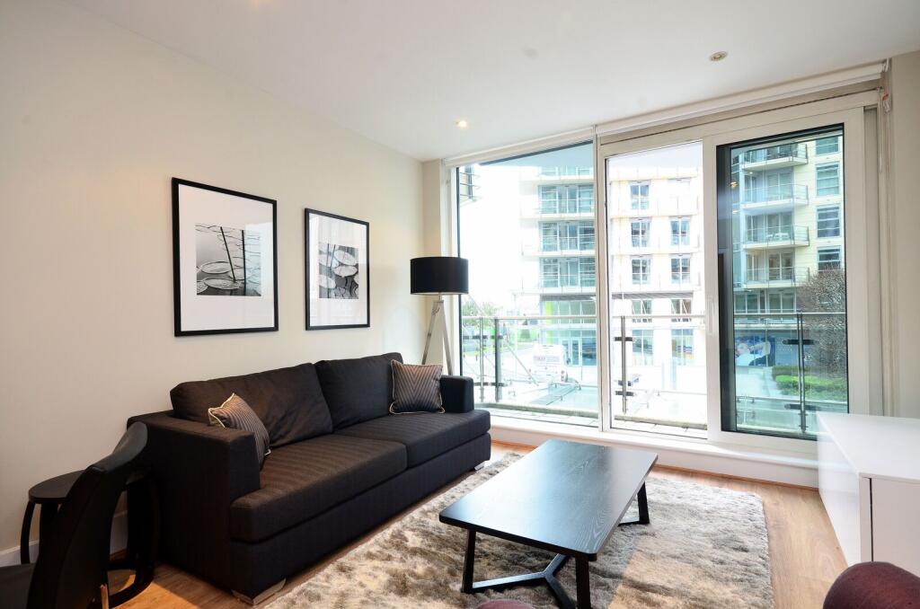 2 bed 1st Floor Flat for rent in London. From Foxtons - Battersea