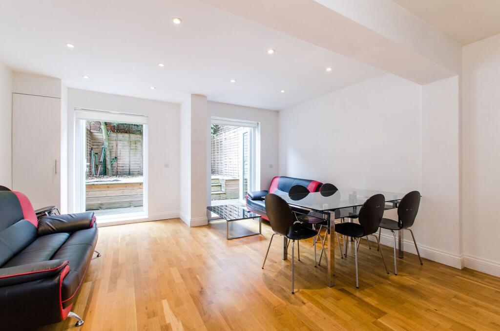 4 bed 1st Floor Flat for rent in London. From Foxtons - Battersea