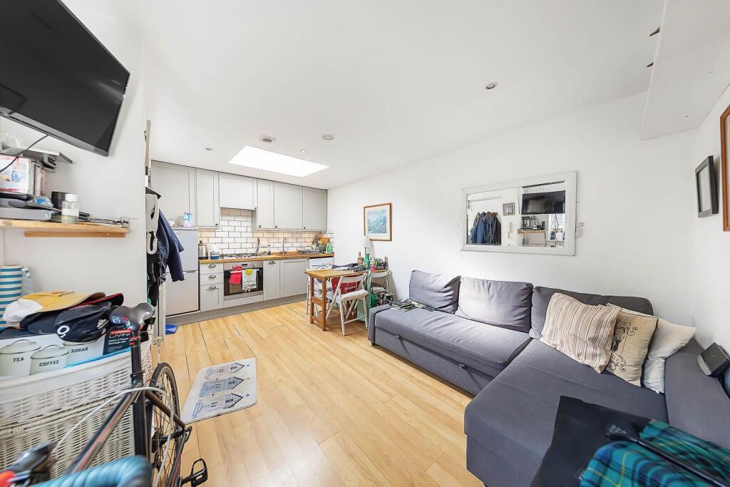 1 bed 1st Floor Flat for rent in London. From Foxtons - Battersea 1 bed 1st Floor Flat for rent in London. From Foxtons - Battersea