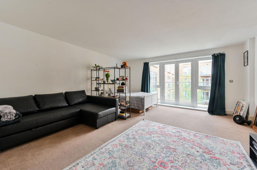 4 bed Studio for rent in London. From Foxtons - Battersea