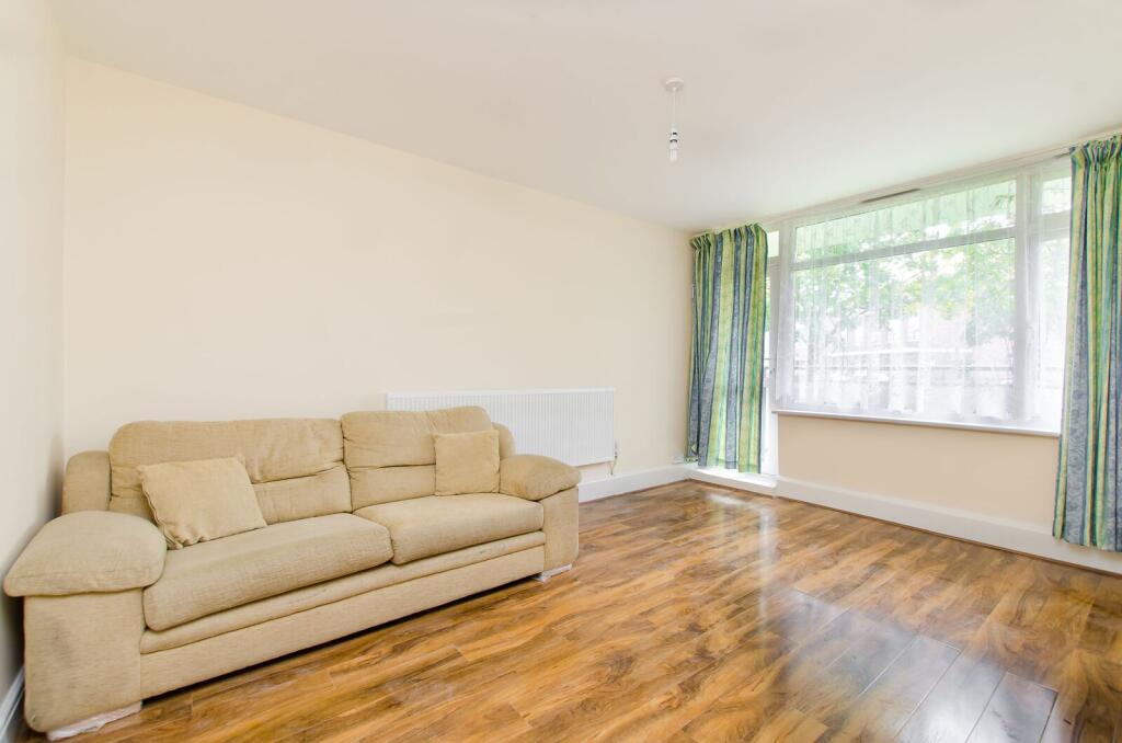 2 bed 1st Floor Flat for rent in Battersea. From Foxtons - Battersea