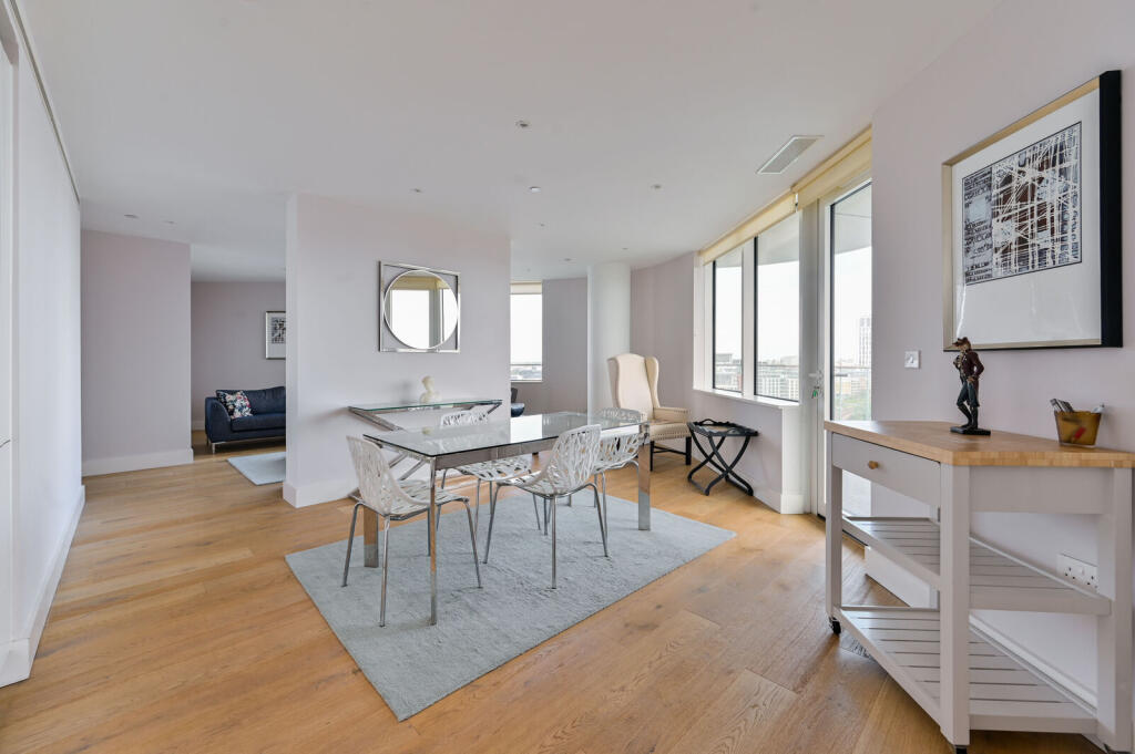 2 bed 1st Floor Flat for rent in Battersea. From Foxtons - Battersea