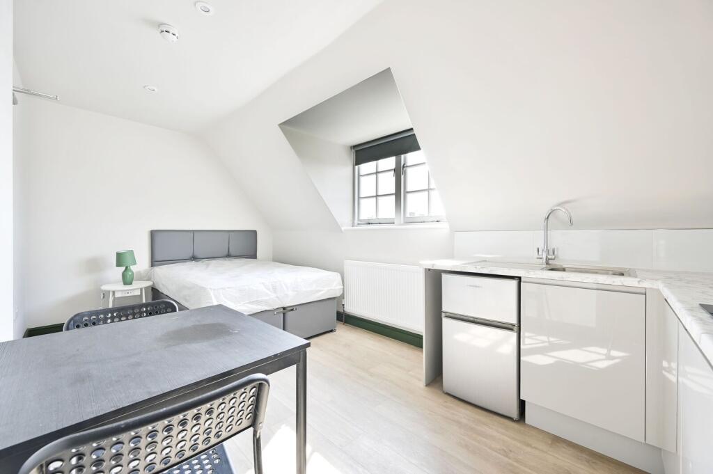 4 bed Studio for rent in London. From Foxtons - Battersea