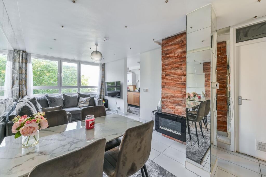 1 bed 1st Floor Flat for rent in Battersea. From Foxtons - Battersea