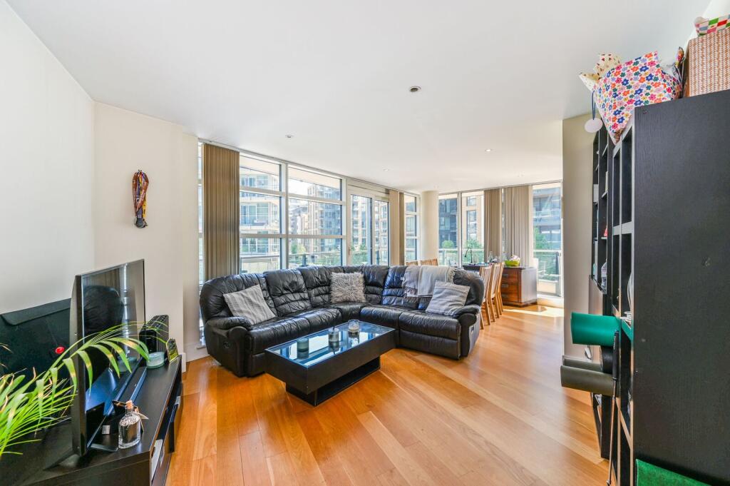 2 bed 1st Floor Flat for rent in Wandsworth. From Foxtons - Battersea