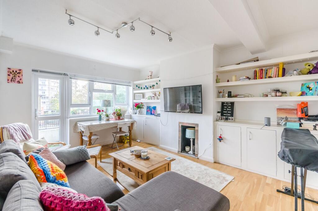3 bed 1st Floor Flat for rent in London. From Foxtons - Battersea