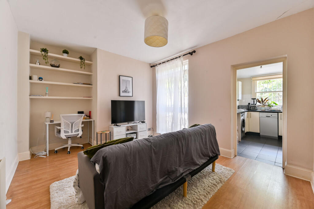 1 bed 1st Floor Flat for rent in Battersea. From Foxtons - Battersea 1 bed 1st Floor Flat for rent in Battersea. From Foxtons - Battersea