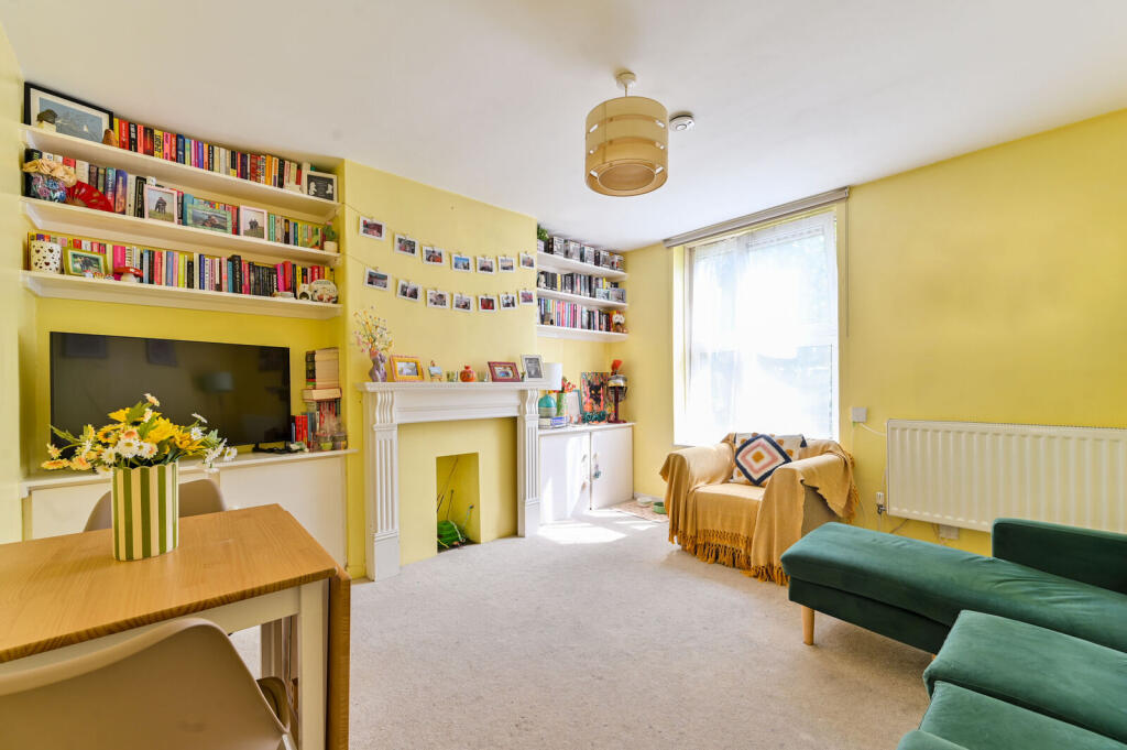 1 bed 1st Floor Flat for rent in Clapham. From Foxtons - Battersea 1 bed 1st Floor Flat for rent in Clapham. From Foxtons - Battersea
