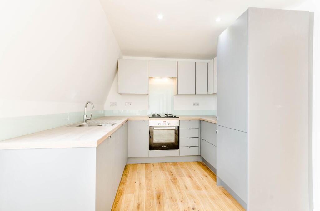 2 bed 1st Floor Flat for rent in Battersea. From Foxtons - Battersea 2 bed 1st Floor Flat for rent in Battersea. From Foxtons - Battersea