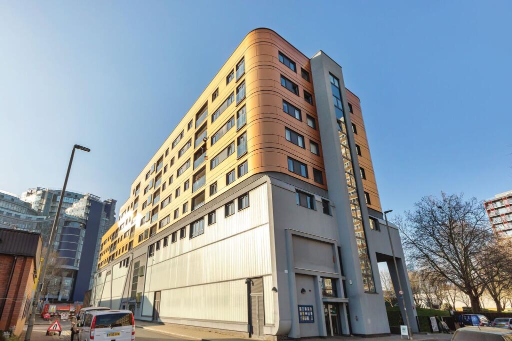 2 bed 1st Floor Flat for rent in Battersea. From Foxtons - Battersea