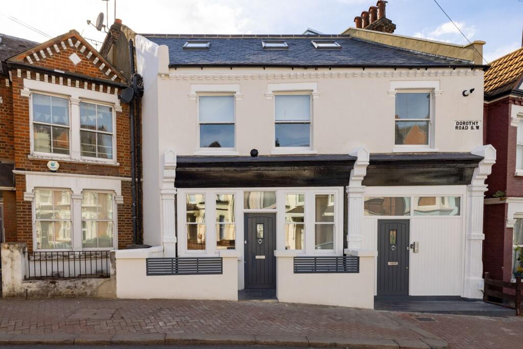 2 bed 1st Floor Flat for rent in Battersea. From Foxtons - Battersea