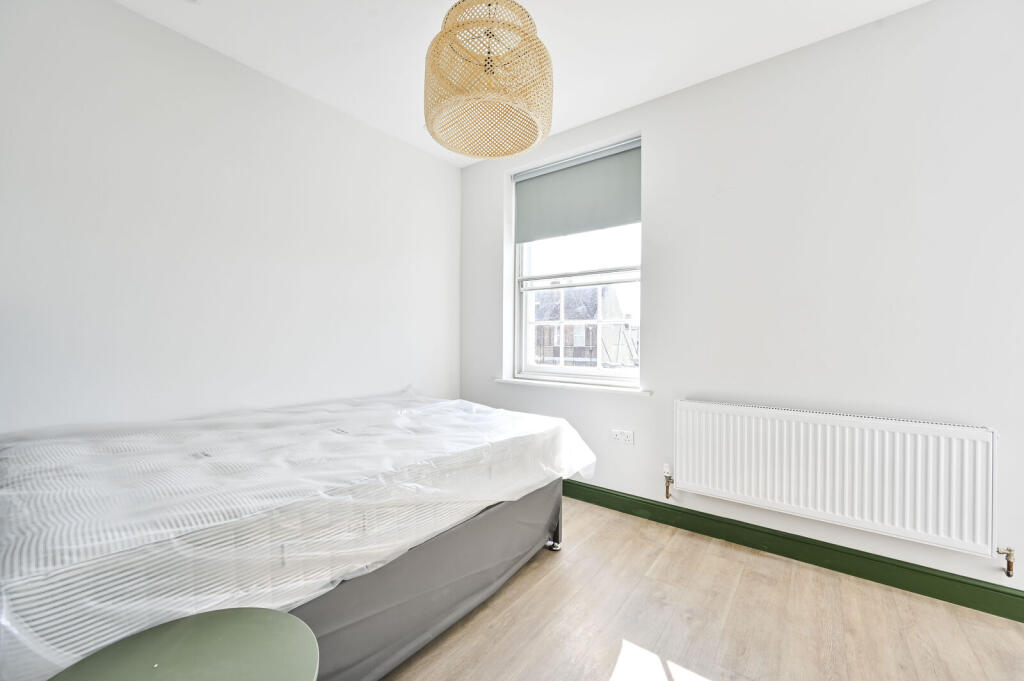 4 bed Studio for rent in London. From Foxtons - Battersea