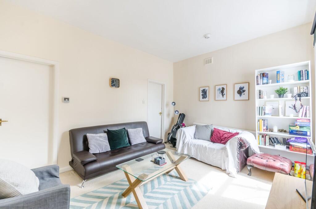 2 bed Annexe for rent in Battersea. From Foxtons - Battersea
