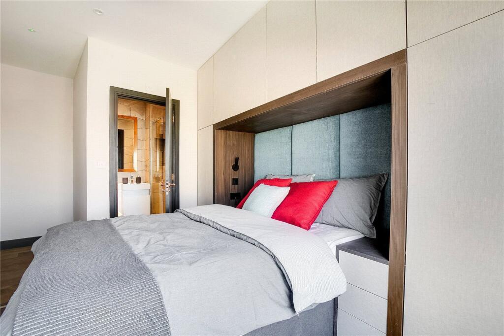 4 bed Studio for rent in Battersea. From Foxtons - Battersea