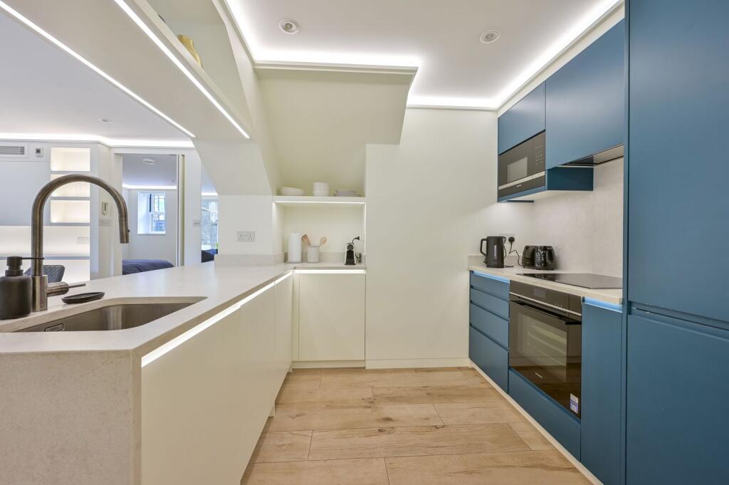 1 bed 1st Floor Flat for rent in Clapham. From Foxtons - Battersea 1 bed 1st Floor Flat for rent in Clapham. From Foxtons - Battersea