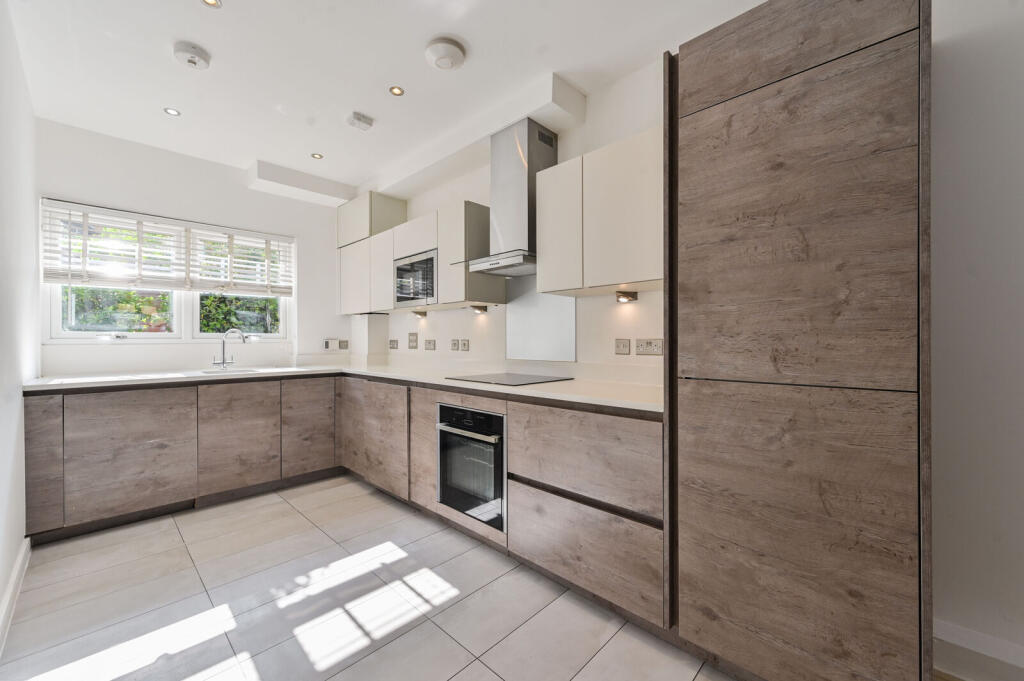 4 bed Detached for rent in London. From Foxtons - Battersea