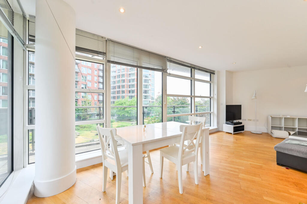2 bed 1st Floor Flat for rent in Wandsworth. From Foxtons - Battersea