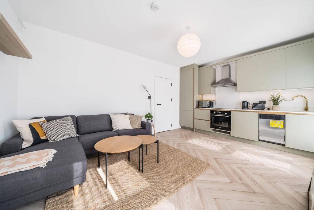 4 bed 1st Floor Flat for rent in London. From Foxtons - Battersea 4 bed 1st Floor Flat for rent in London. From Foxtons - Battersea