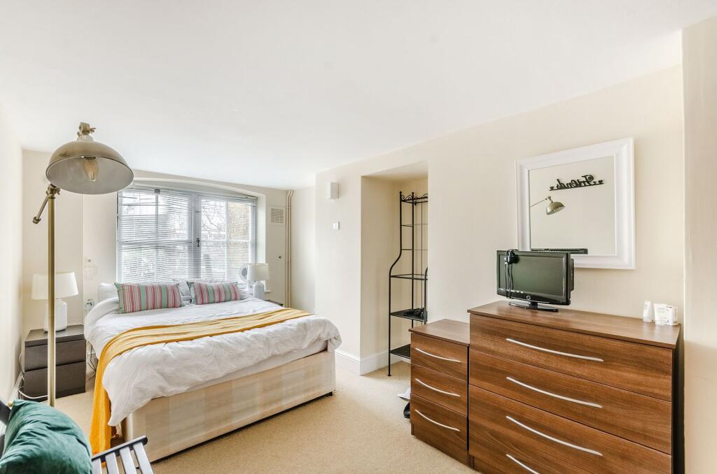2 bed 1st Floor Flat for rent in Battersea. From Foxtons - Battersea
