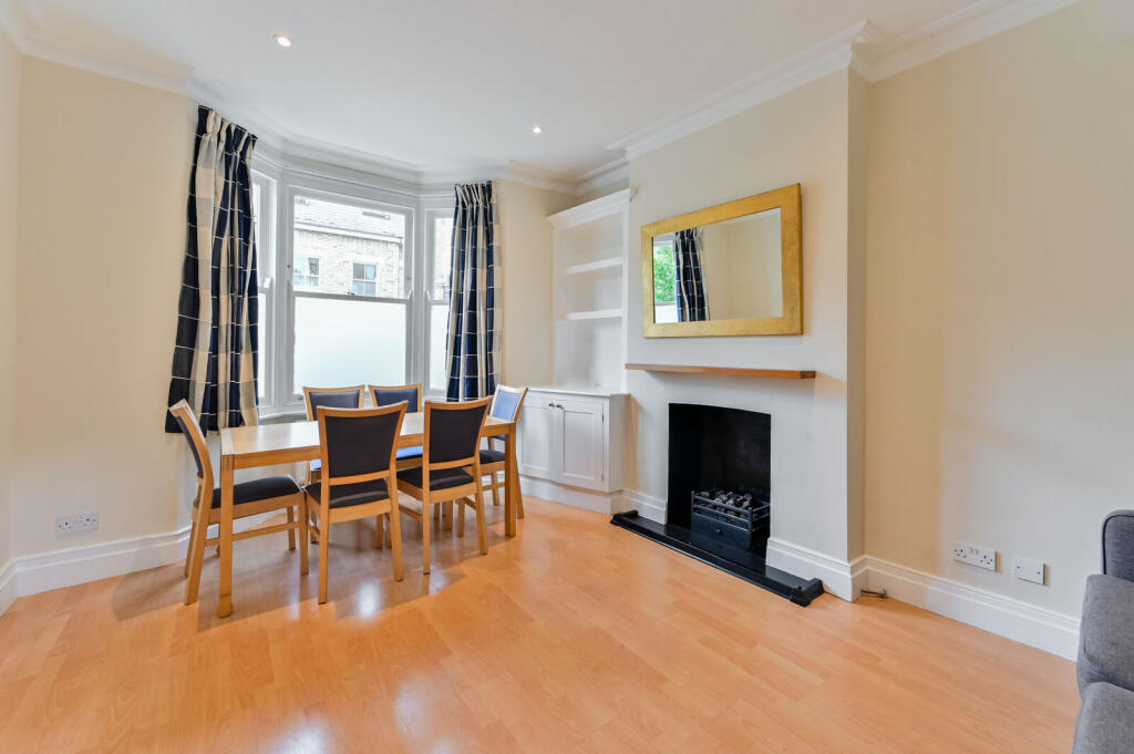 1 bed 1st Floor Flat for rent in London. From Foxtons - Battersea