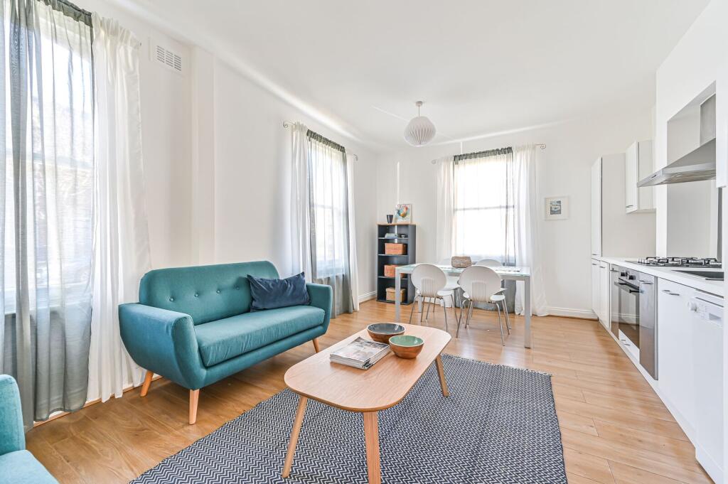 2 bed 1st Floor Flat for rent in London. From Foxtons - Battersea