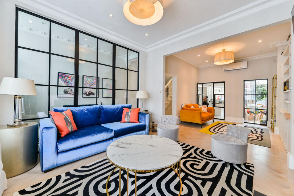 4 bed Semi Detached for rent in London. From Foxtons - Battersea 4 bed Semi Detached for rent in London. From Foxtons - Battersea